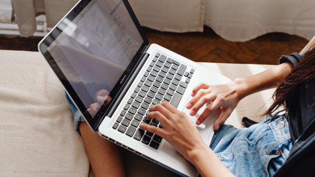 The Role of SEO Keywords: How to Find and Use Them Effectively 1